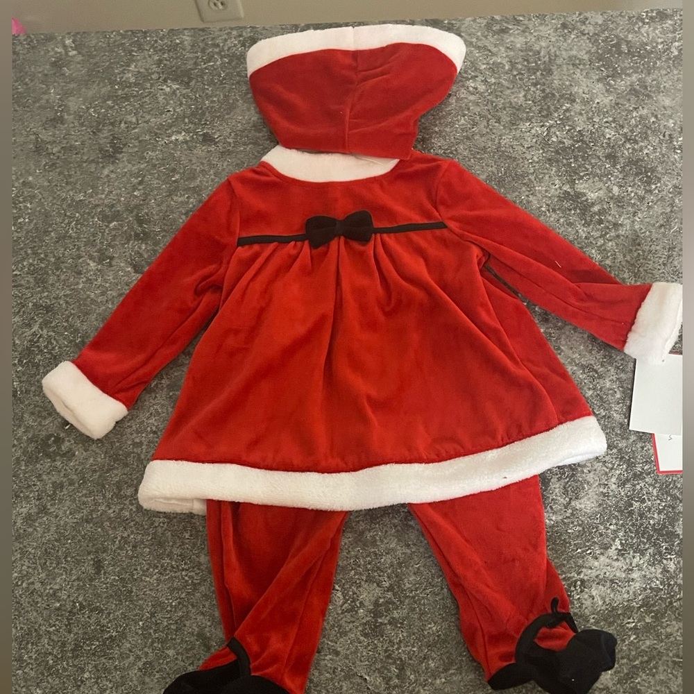 Mrs. Clause - Picture 4 of 5